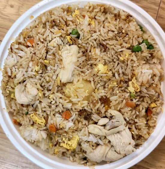 114. Chicken and Pineapple Fried Rice 雞肉菠蘿炒飯